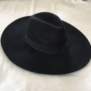 Chic Black Floppy Hat
